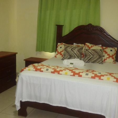 Hotel Enrique I Gazcue, Bed And Breakfast 聖多明哥 外观 照片