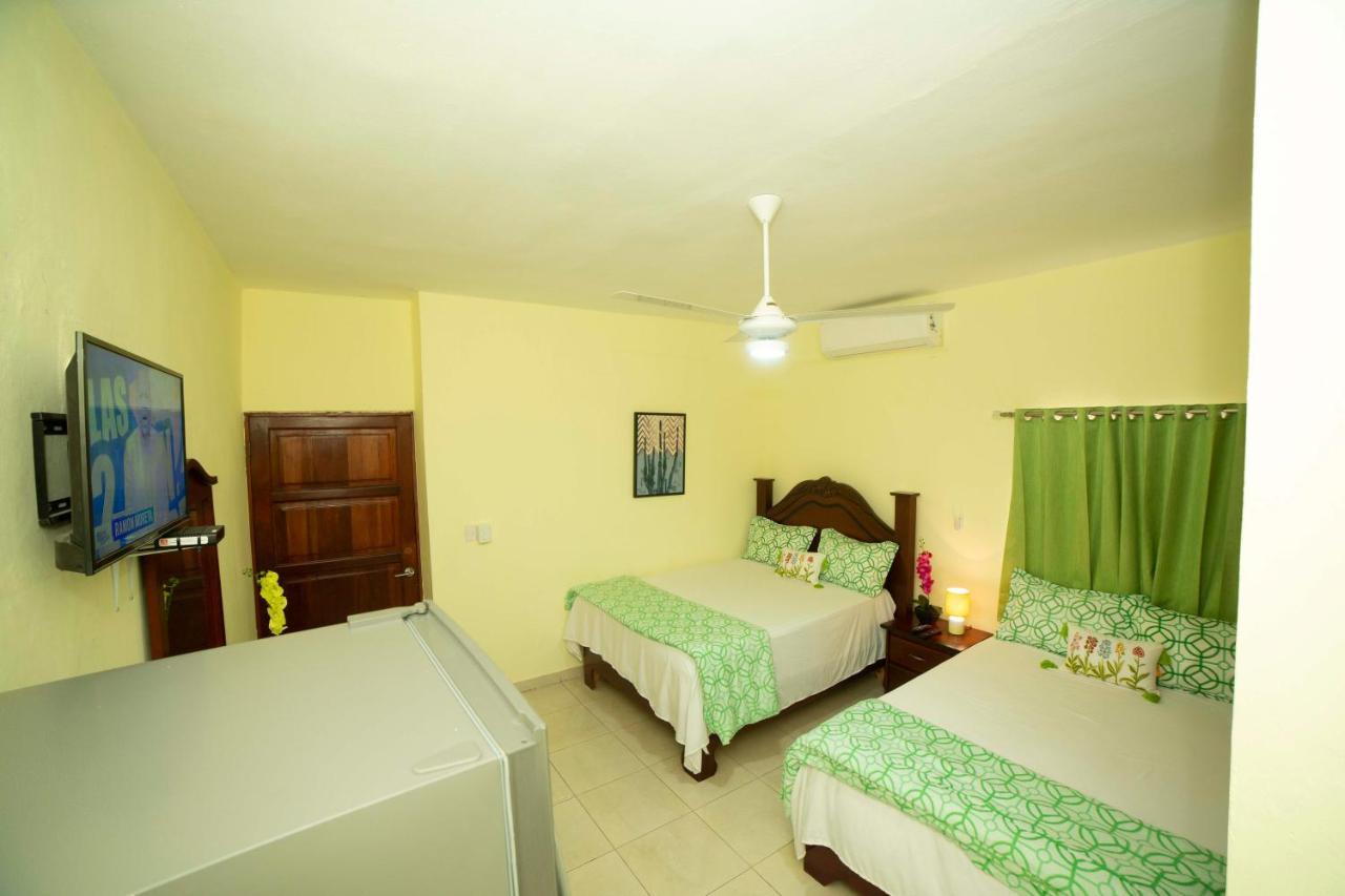Hotel Enrique I Gazcue, Bed And Breakfast 聖多明哥 外观 照片