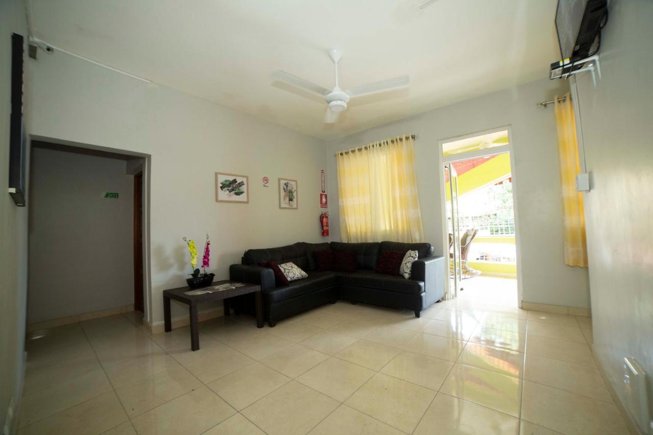 Hotel Enrique I Gazcue, Bed And Breakfast 聖多明哥 外观 照片