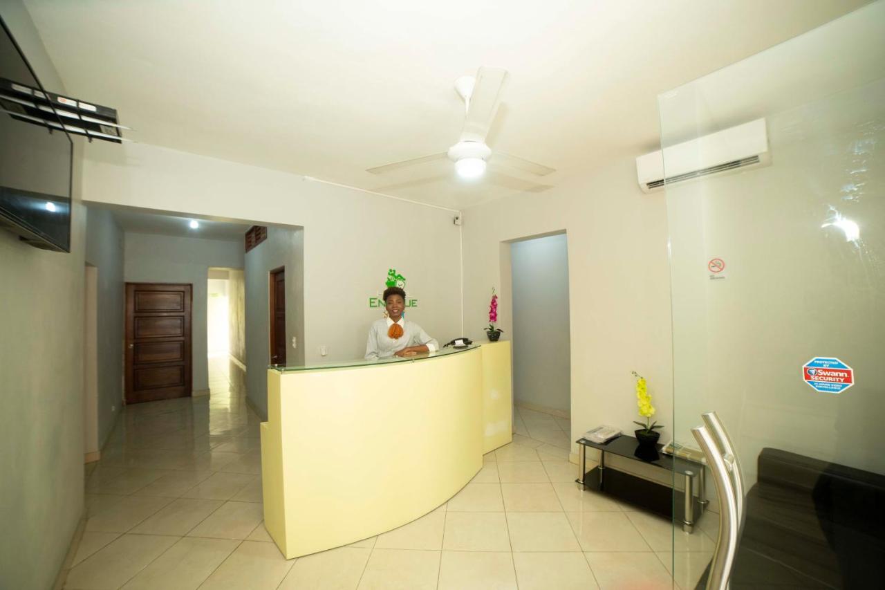Hotel Enrique I Gazcue, Bed And Breakfast 聖多明哥 外观 照片