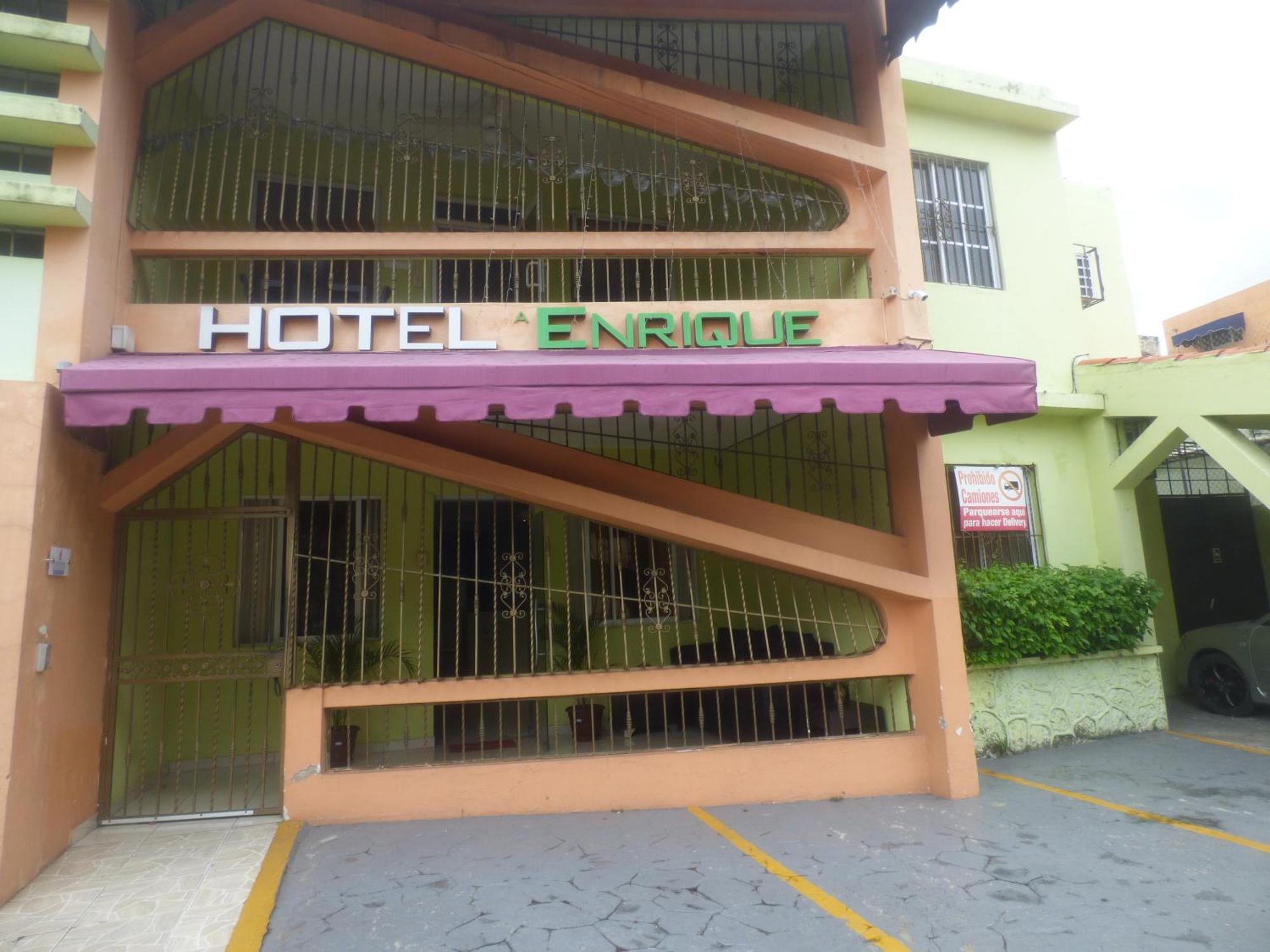 Hotel Enrique I Gazcue, Bed And Breakfast 聖多明哥 外观 照片
