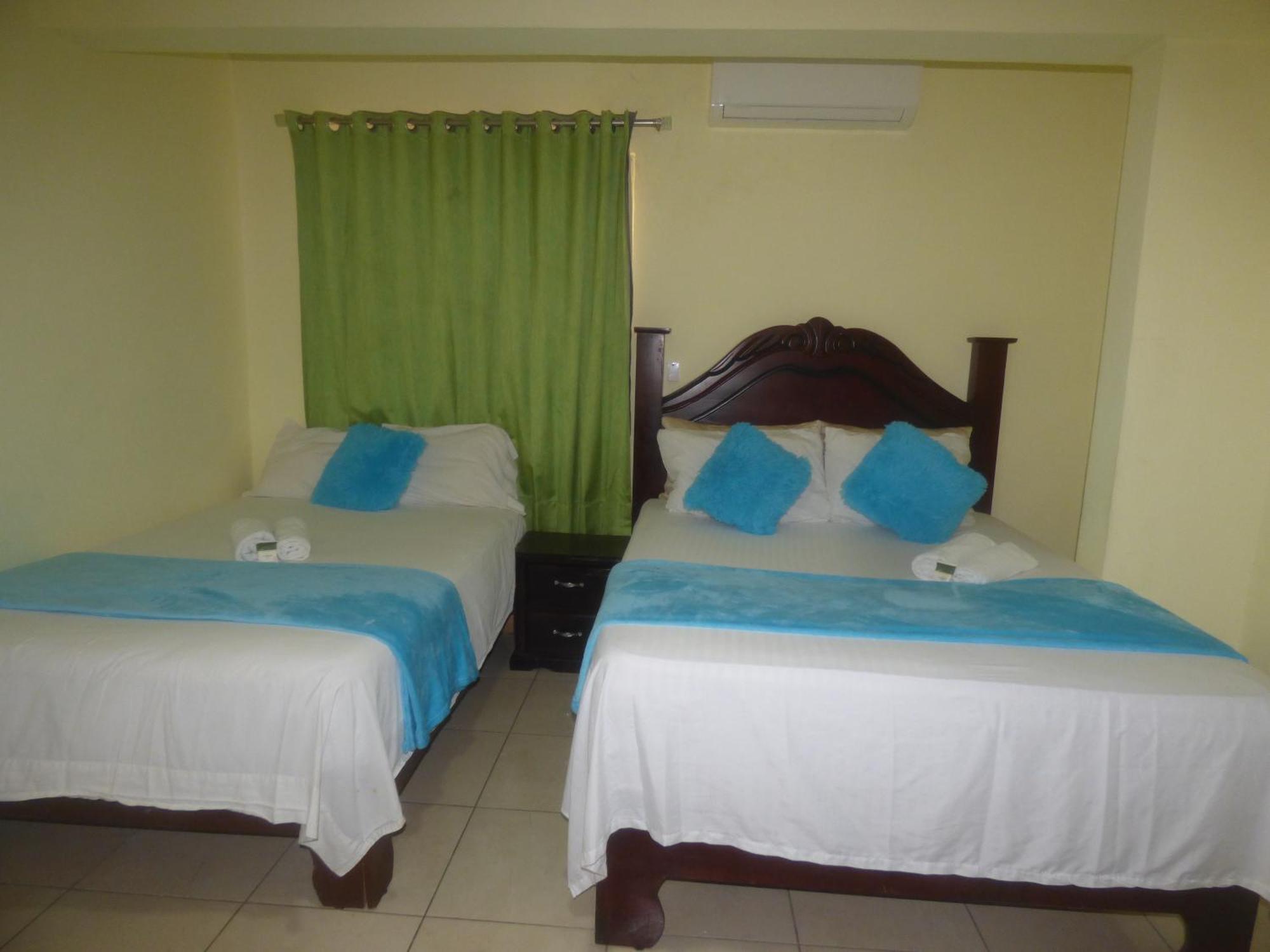 Hotel Enrique I Gazcue, Bed And Breakfast 聖多明哥 外观 照片