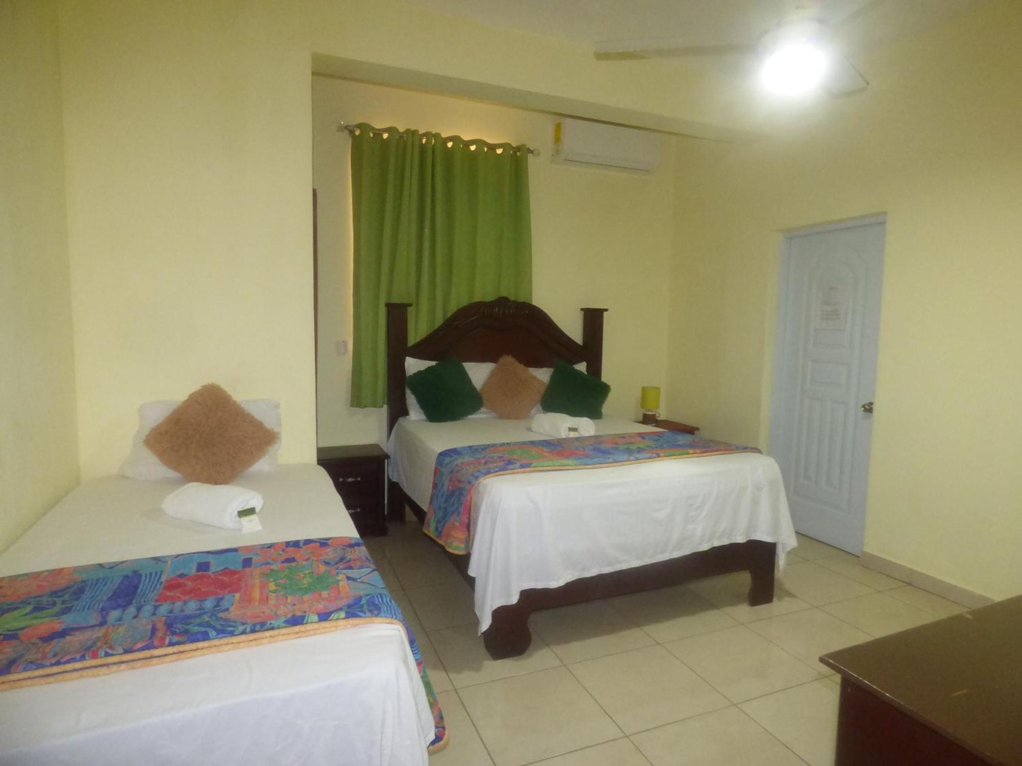 Hotel Enrique I Gazcue, Bed And Breakfast 聖多明哥 外观 照片