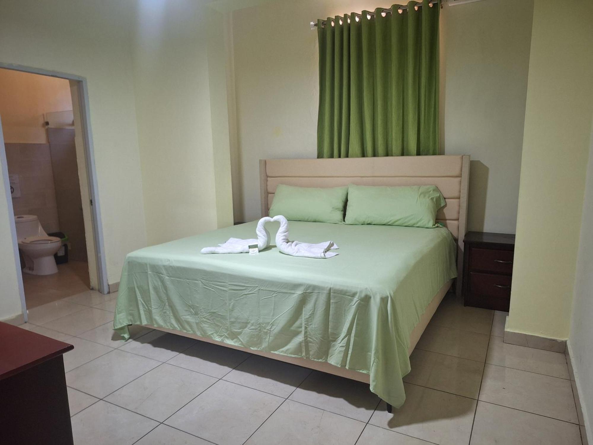 Hotel Enrique I Gazcue, Bed And Breakfast 聖多明哥 外观 照片