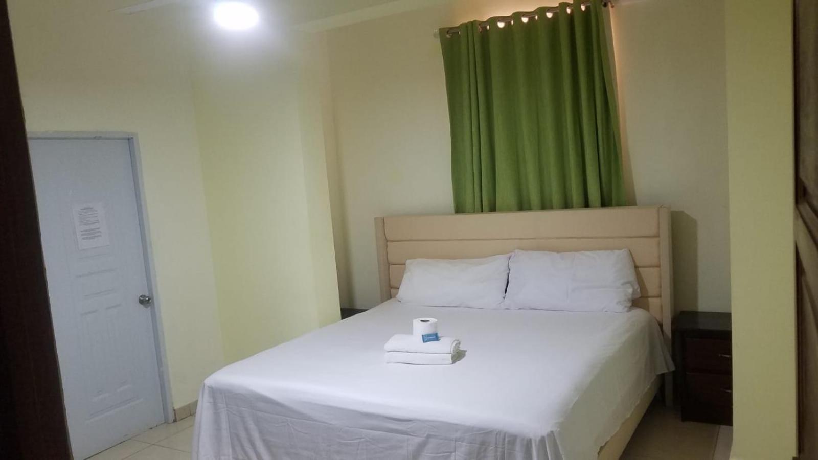 Hotel Enrique I Gazcue, Bed And Breakfast 聖多明哥 外观 照片